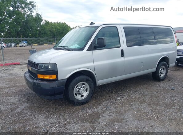 1GAWGEFG1K1330582 2019 CHEVROLET EXPRESS Silver Вид спереду