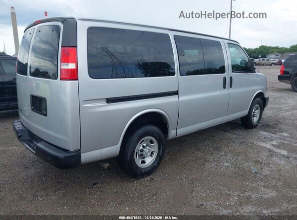 1GAWGEFG1K1330582 2019 CHEVROLET EXPRESS Silver Задня права чверть