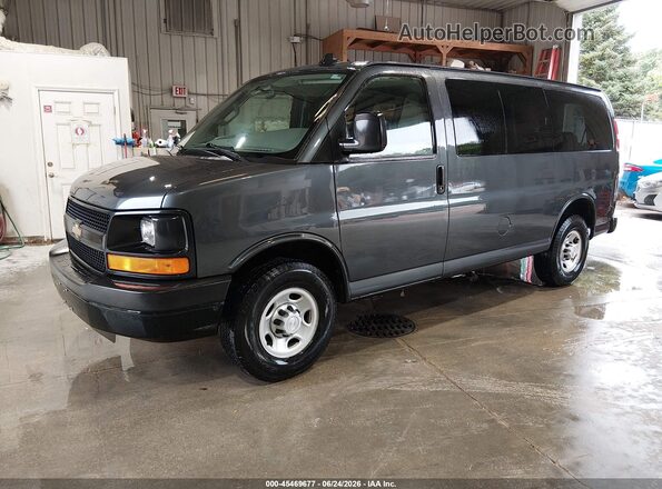 1GAWGEFG2G1242678 2016 CHEVROLET EXPRESS Gray Vista tres cuartos delantera izquierda