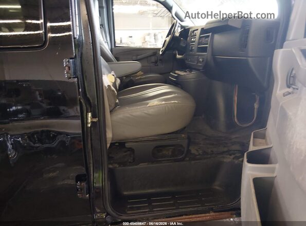 1GAWGEFG3K1317929 2019 CHEVROLET EXPRESS Black Սալոնի դիմացի տեսք