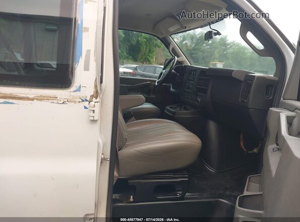 1GAWGEFG4K1334562 2019 CHEVROLET EXPRESS White Front interior view