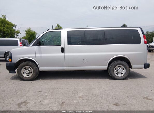 1GAWGEFG4K1341317 2019 CHEVROLET EXPRESS Silver 360 interior view