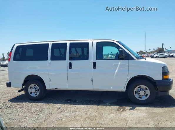 1GAWGEFG5K1291088 2019 CHEVROLET EXPRESS White Սալոնի հետևի տեսք