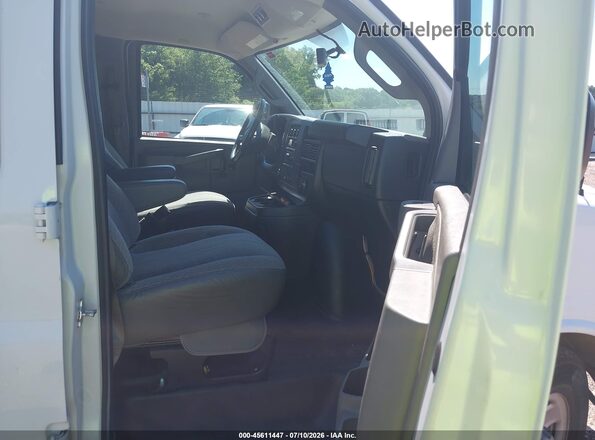 1GAWGEFG5K1343772 2019 CHEVROLET EXPRESS White Սալոնի դիմացի տեսք
