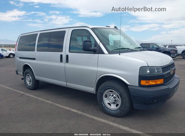 1GAWGEFG6K1211023 2019 CHEVROLET EXPRESS Серебряный 
