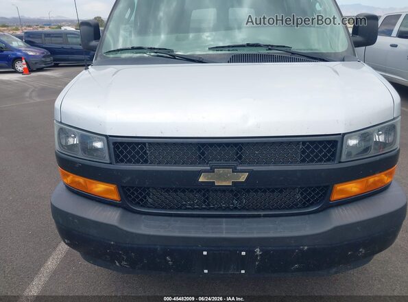 1GAWGEFG6K1211023 2019 CHEVROLET EXPRESS Серебряный Вид спереди