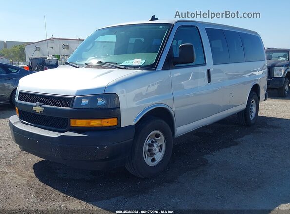 1GAWGEFG7K1281338 2019 CHEVROLET EXPRESS Silver Vista tres cuartos delantera izquierda
