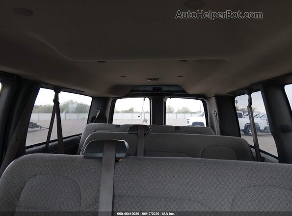 1GAWGEFG9K1283480 2019 CHEVROLET EXPRESS White Widok wnętrza z tyłu