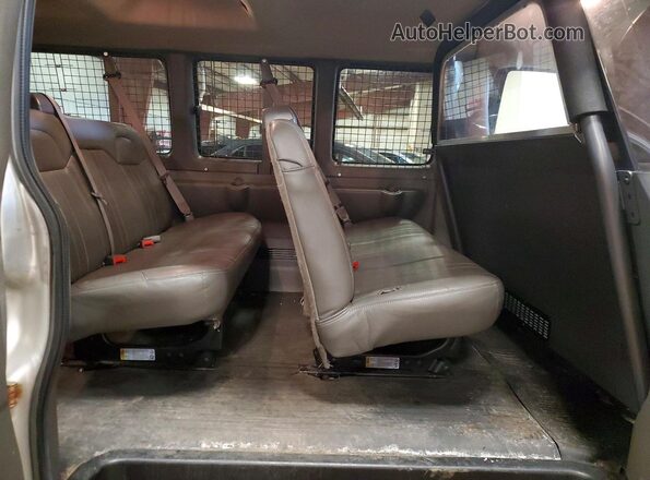 1GAZGNF76M1245298 2021 CHEVROLET EXPRESS Silver უკანა სალონის ხედი