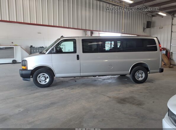 1GAZGNFG2H1293631 2017 CHEVROLET EXPRESS Серебряный Панорамный вид салона 360°
