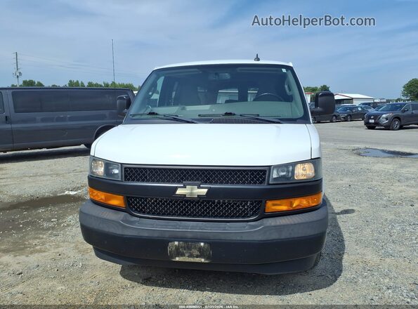 1GAZGNFG2K1334976 2019 CHEVROLET EXPRESS White Vista del cuadro de instrumentos
