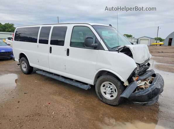 1GAZGNFG3J1344902 2018 CHEVROLET EXPRESS White Przód prawy