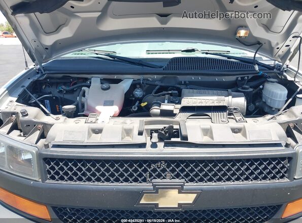 1GAZGNFG4J1273287 2018 CHEVROLET EXPRESS Silver Vista trasera