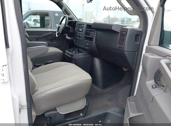 1GAZGNFP1M1155315 2021 CHEVROLET EXPRESS White Սալոնի դիմացի տեսք