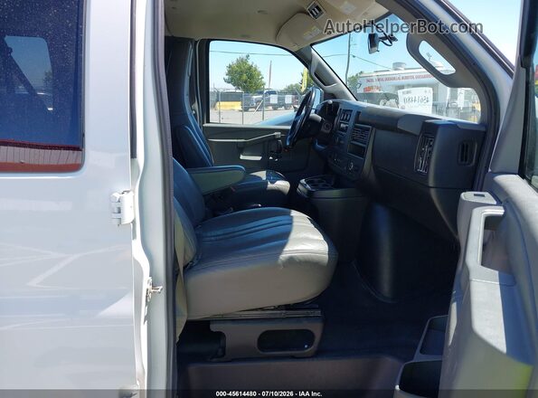 1GAZGNFP2L1253008 2020 CHEVROLET EXPRESS White Front interior view