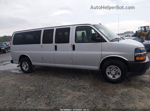 1GAZGNFP3L1253972 2020 CHEVROLET EXPRESS Silver Widok wnętrza z tyłu