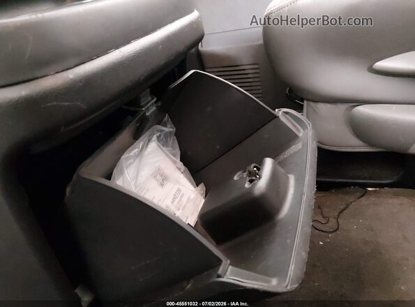 1GAZGNFP3P1113975 2023 CHEVROLET EXPRESS White Вид спереду