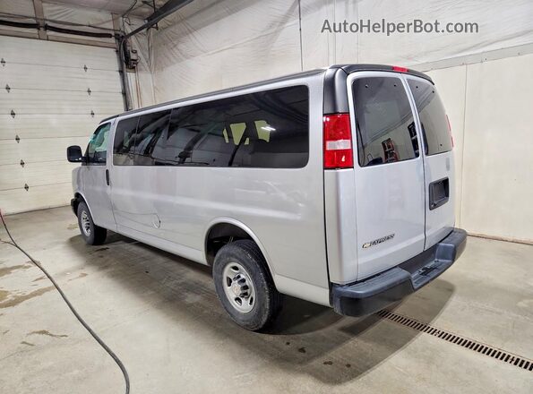 1GAZGNFP4P1105982 2023 CHEVROLET EXPRESS Серебряный Задняя левая четверть