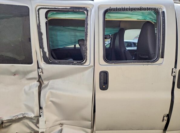1GAZGNFP4P1105982 2023 CHEVROLET EXPRESS Серебряный Вид задней части салона