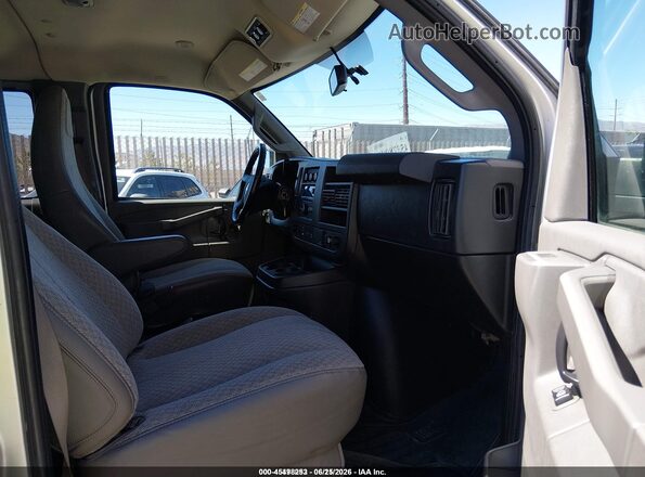 1GAZGNFP7L1237547 2020 CHEVROLET EXPRESS Gray Вид салону спереду