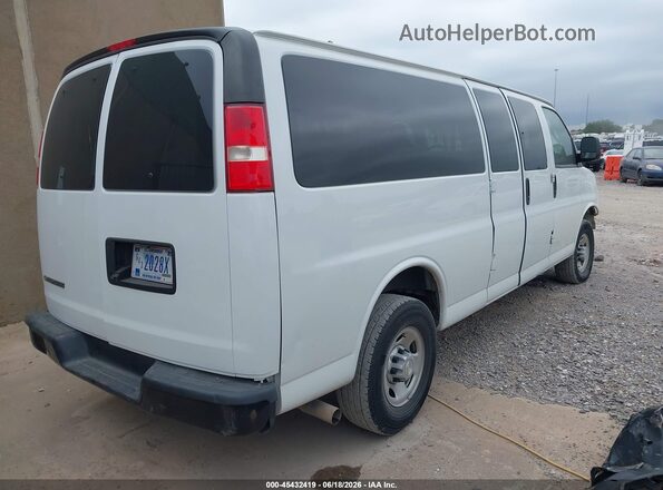 1GAZGNFP7L1256728 2020 CHEVROLET EXPRESS Белый Задняя правая четверть