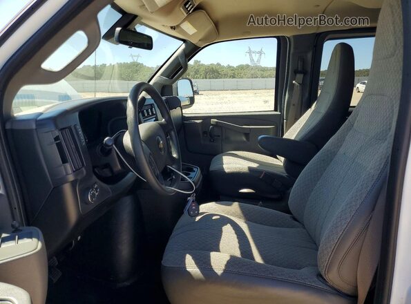 1GAZGPF70S1107779 2025 CHEVROLET EXPRESS White Front interior view