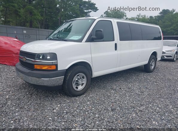 1GAZGPFF2H1272622 2017 CHEVROLET EXPRESS White წინა მარცხენა ხედი სამი მეოთხედიდან