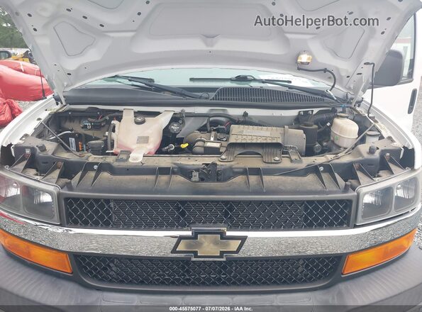 1GAZGPFF2H1272622 2017 CHEVROLET EXPRESS White უკანა ხედი