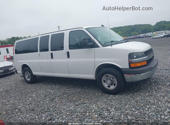 1GAZGPFF2H1272622 2017 CHEVROLET EXPRESS White უკანა სალონის ხედი