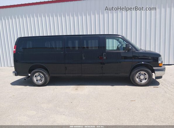 1GAZGPFF3H1268448 2017 CHEVROLET EXPRESS Black Vista interior trasera