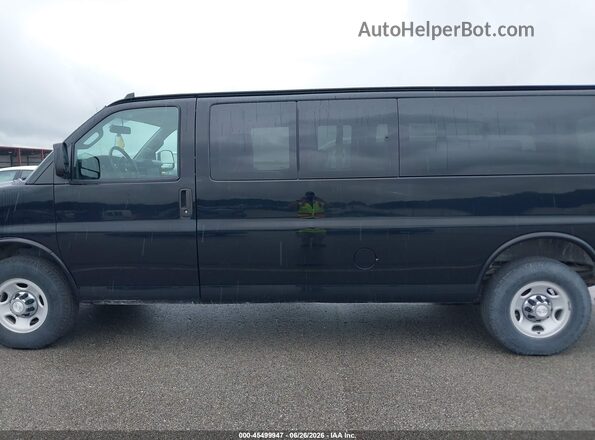 1GAZGPFF9H1266610 2017 CHEVROLET EXPRESS Black სალონის 360-გრადუსიანი ხედი
