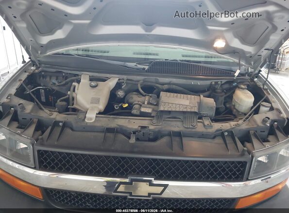 1GAZGPFFXG1276030 2016 CHEVROLET EXPRESS Silver Հետևի տեսք