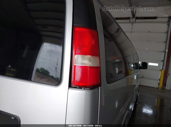 1GAZGPFFXG1276030 2016 CHEVROLET EXPRESS Silver Դիմացի տեսք