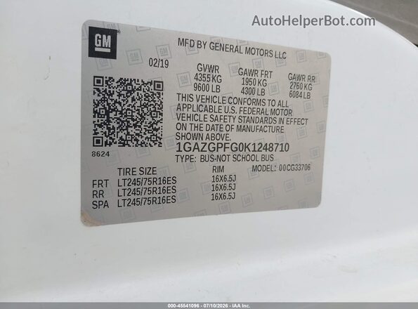 1GAZGPFG0K1248710 2019 CHEVROLET EXPRESS White Vista del compartimento del motor