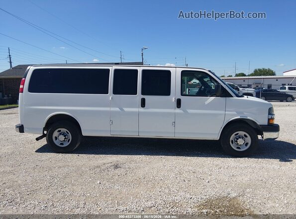 1GAZGPFG1G1317444 2016 CHEVROLET EXPRESS White Սալոնի հետևի տեսք