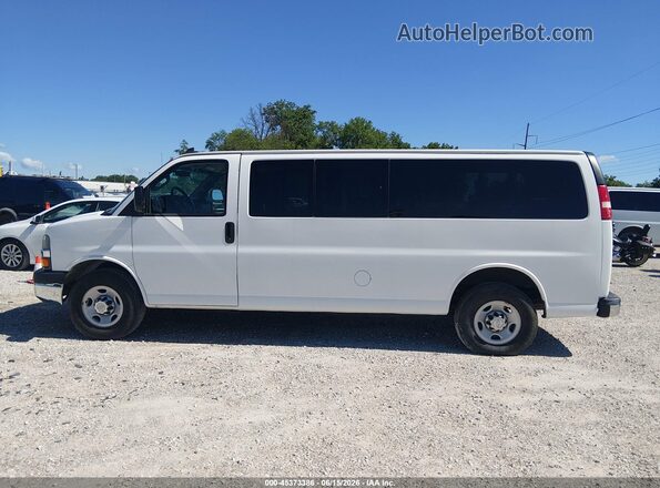 1GAZGPFG1G1317444 2016 CHEVROLET EXPRESS White Սալոնի 360 աստիճան տեսք