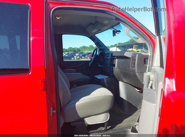 1GAZGPFG1H1244867 2017 CHEVROLET EXPRESS Red წინა სალონის ხედი