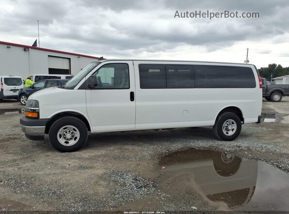 1GAZGPFG1H1289372 2017 CHEVROLET EXPRESS White Widok wnętrza 360 stopni