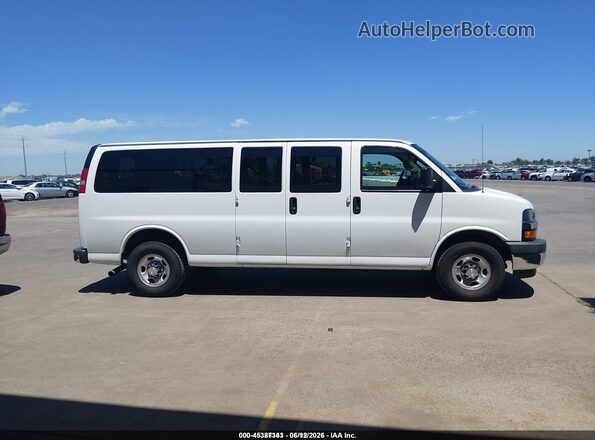 1GAZGPFG1J1303633 2018 CHEVROLET EXPRESS White Vista interior trasera