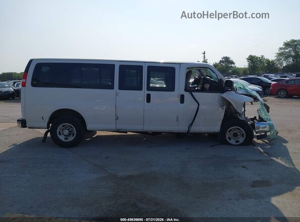 1GAZGPFG2J1282257 2018 CHEVROLET EXPRESS White Widok wnętrza z tyłu