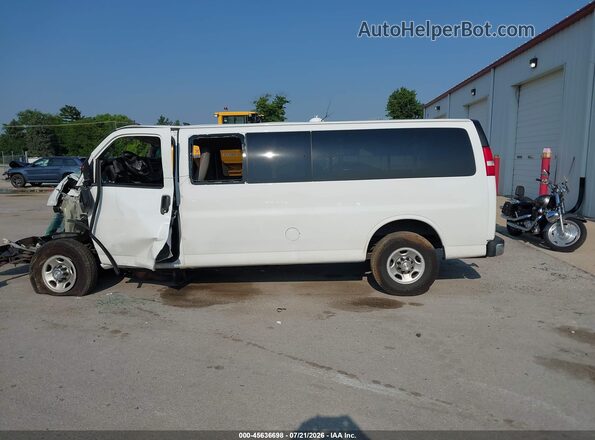 1GAZGPFG2J1282257 2018 CHEVROLET EXPRESS White Widok wnętrza 360 stopni