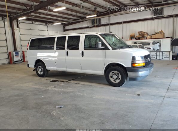 1GAZGPFG3H1289034 2017 CHEVROLET EXPRESS White Widok wnętrza z tyłu