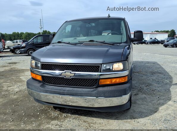 1GAZGPFG4H1302387 2017 CHEVROLET EXPRESS Gray Widok z przodu