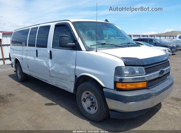 1GAZGPFG4K1204287 2019 CHEVROLET EXPRESS White უკანა სალონის ხედი