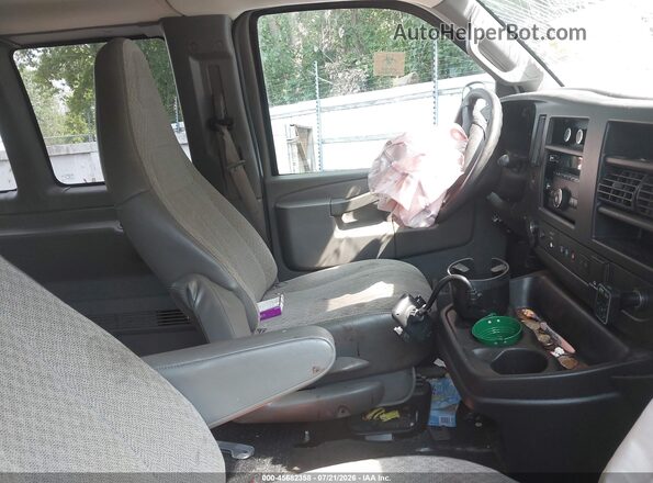 1GAZGPFG4L1189064 2020 CHEVROLET EXPRESS White წინა სალონის ხედი