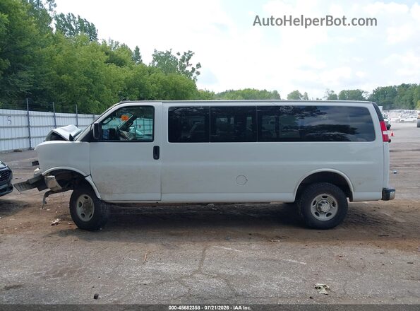 1GAZGPFG4L1189064 2020 CHEVROLET EXPRESS White უკანა სალონის ხედი