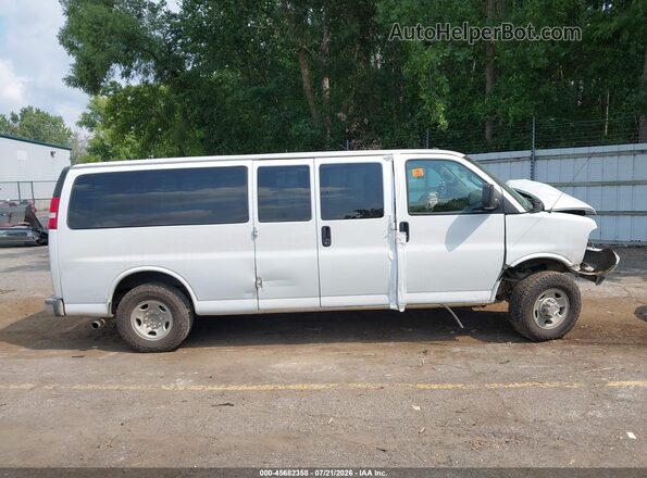 1GAZGPFG4L1189064 2020 CHEVROLET EXPRESS White ხელსაწყოთა პანელის ხედი
