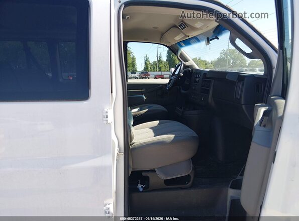 1GAZGPFG6G1313499 2016 CHEVROLET EXPRESS White Սալոնի դիմացի տեսք