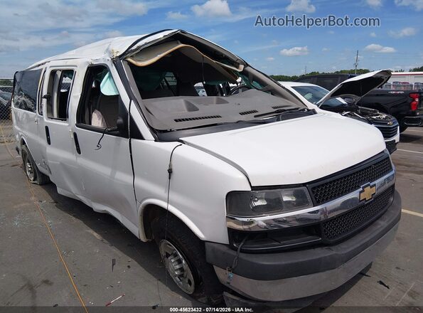 1GAZGPFG7J1244703 2018 CHEVROLET EXPRESS White Դիմացի տեսք