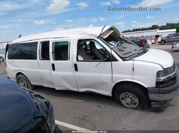 1GAZGPFG7J1244703 2018 CHEVROLET EXPRESS White Սալոնի 360 աստիճան տեսք